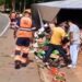 Caminhão carregado com hortifruti tomba na BR-381, em Periquito MG