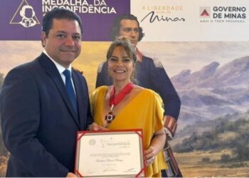 Ex-secretária agraciada em Ouro Preto