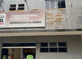 Mulher pede socorro e ex é preso armado em Valadares