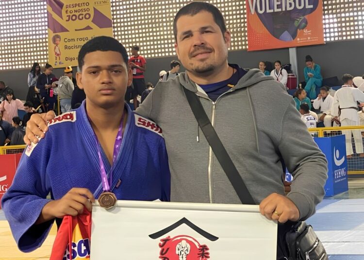 Samuel Pereira, aluno da Escola Estadual Alexandre Peixoto, garantiu o terceiro lugar na categoria médio do módulo II da etapa estadual 1 do JEMG