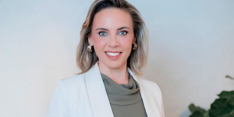 A jornalista, escritora e mentora Sirlei Benetti participa do 4º Encontro Mulheres e o Agro com a palestra “O Agro Também É Delas”, nesta quarta-feira ( 8 ), na ExpoAgro GV.