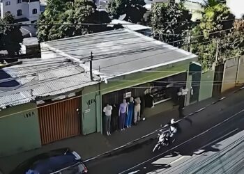 Barbeiro é morto a tiros no Centro de Coronel Fabriciano após tentar fugir