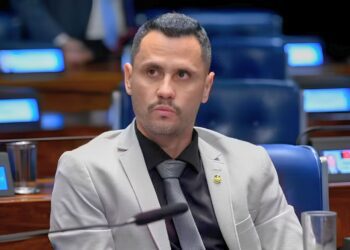 Vai e volta: Cleitinho pode faltar a debate