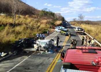Fuga termina em tragédia na BR-251, em MG: 5 mortos e 3 feridos