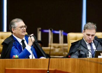 Dino reintegra Andrei Rodrigues ao comando da PF