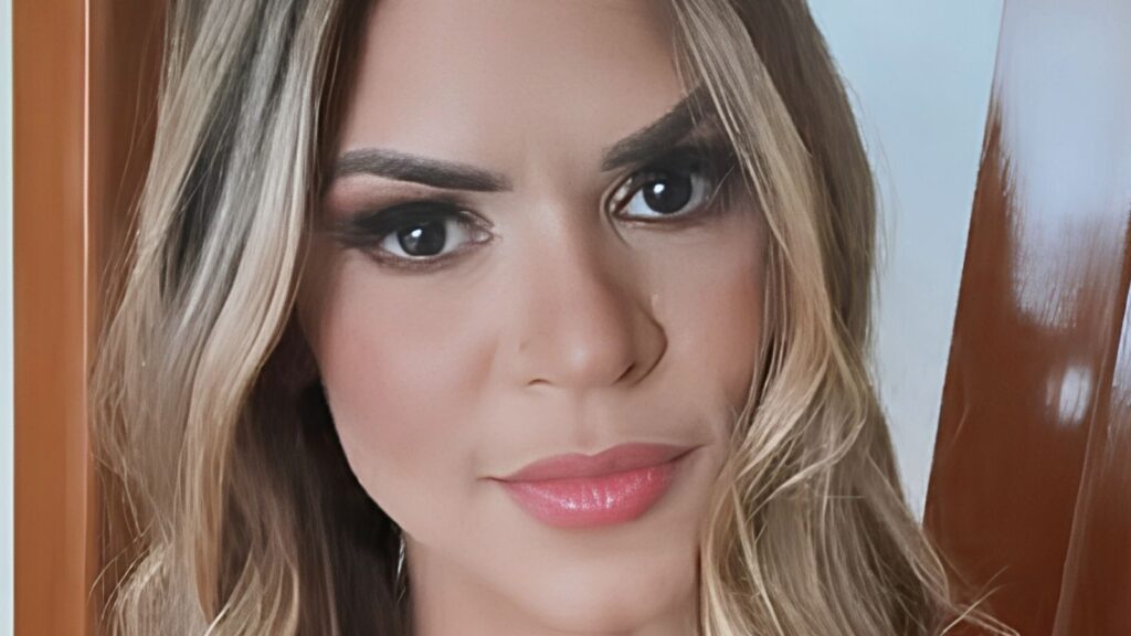 Um ano após o feminicídio da empresária Ingrid Emanuelle Santos, de 34 anos, o ex-marido apontado como mandante e o homem acusado de intermediar a contratação dos assassinos continuam foragidos.