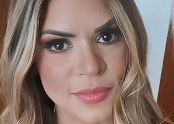 Um ano após o feminicídio da empresária Ingrid Emanuelle Santos, de 34 anos, o ex-marido apontado como mandante e o homem acusado de intermediar a contratação dos assassinos continuam foragidos.