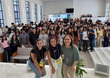 Aulão gratuito prepara estudantes para o Enem em Governador Valadares