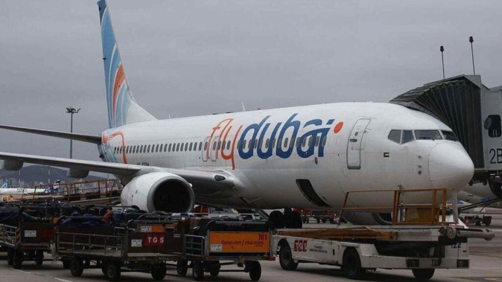 A empresa proprietária do aeroporto de Tabuk informou que tanto o comandante quanto o primeiro oficial do avião ficaram feridos e foram levados para o hospital