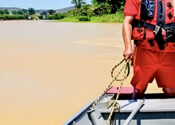 Bombeiros continuam buscas por homem desaparecido em Periquito
