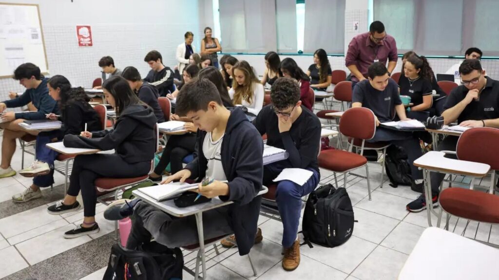 Estão abertas, desde esta segunda-feira ( 26 ), as inscrições gratuitas para as vagas remanescentes do Fundo de Financiamento Estudantil ( Fies ) do segundo semestre de 2026.
