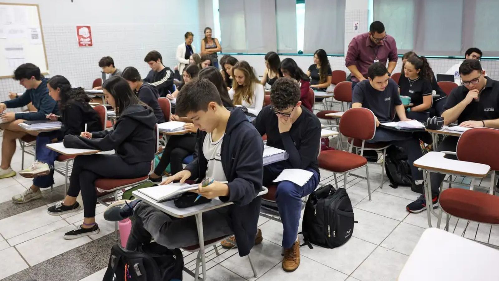 Estão abertas, desde esta segunda-feira ( 26 ), as inscrições gratuitas para as vagas remanescentes do Fundo de Financiamento Estudantil ( Fies ) do segundo semestre de 2026.