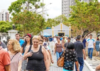 Mais de 30 mil pessoas devem visitar os cemitérios de Governador Valadares no Dia de Finados. Confira os horários de funcionamento e as orientações para as visitas