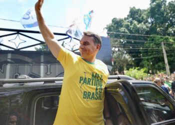 Eleições 2026: Flávio Bolsonaro vence votação nas Filipinas e no Japão