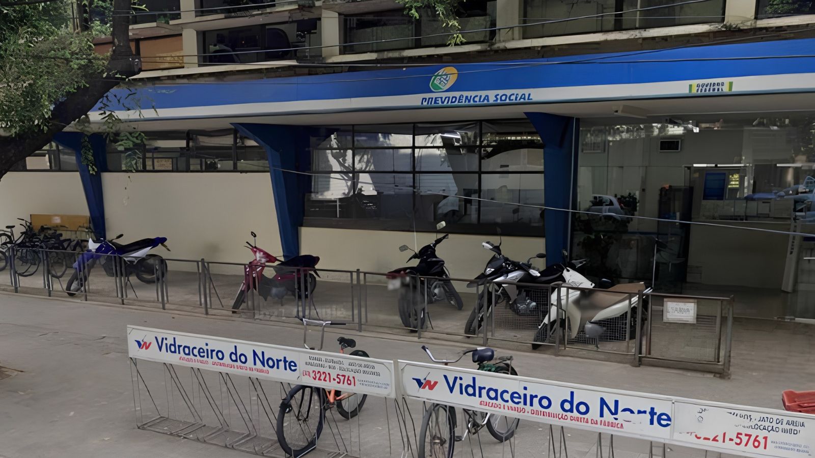 O segurado deve agendar o atendimento pelo aplicativo ou site Meu INSS ou pela Central 135