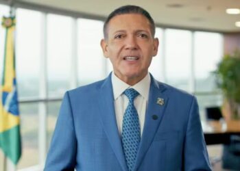 Nunes Marques cogita libertar Bolsonaro
