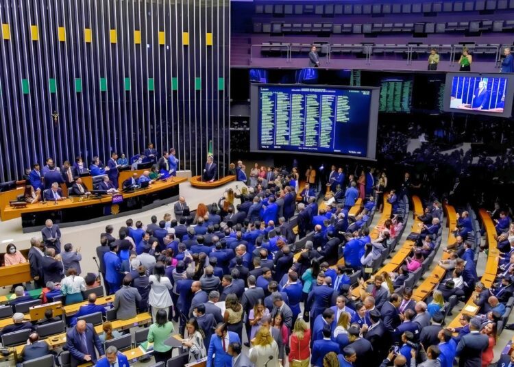 Câmara aprova aumento do teto do MEI e perdão de dívidas
