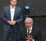 Lula autorizou a divulgação de seus sigilos bancário, fiscal e telefônico dos últimos oito anos e desafiou Flávio Bolsonaro a fazer o mesmo, incluindo familiares e empresas ligadas aos dois.
