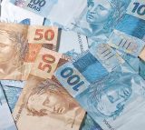 Primeira parcela do 13º salário deve ser paga até 30 de novembro