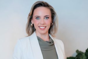 A jornalista, escritora e mentora Sirlei Benetti participa do 4º Encontro Mulheres e o Agro com a palestra “O Agro Também É Delas”, nesta quarta-feira ( 8 ), na ExpoAgro GV.